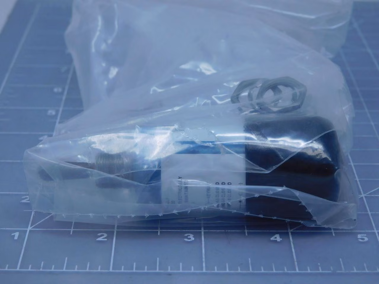 Honeywell #27ET109-T, Toggle Switches, SPDT Config, Lever, 7A, 28 VDC, 54C/71C Temp, Hermetic