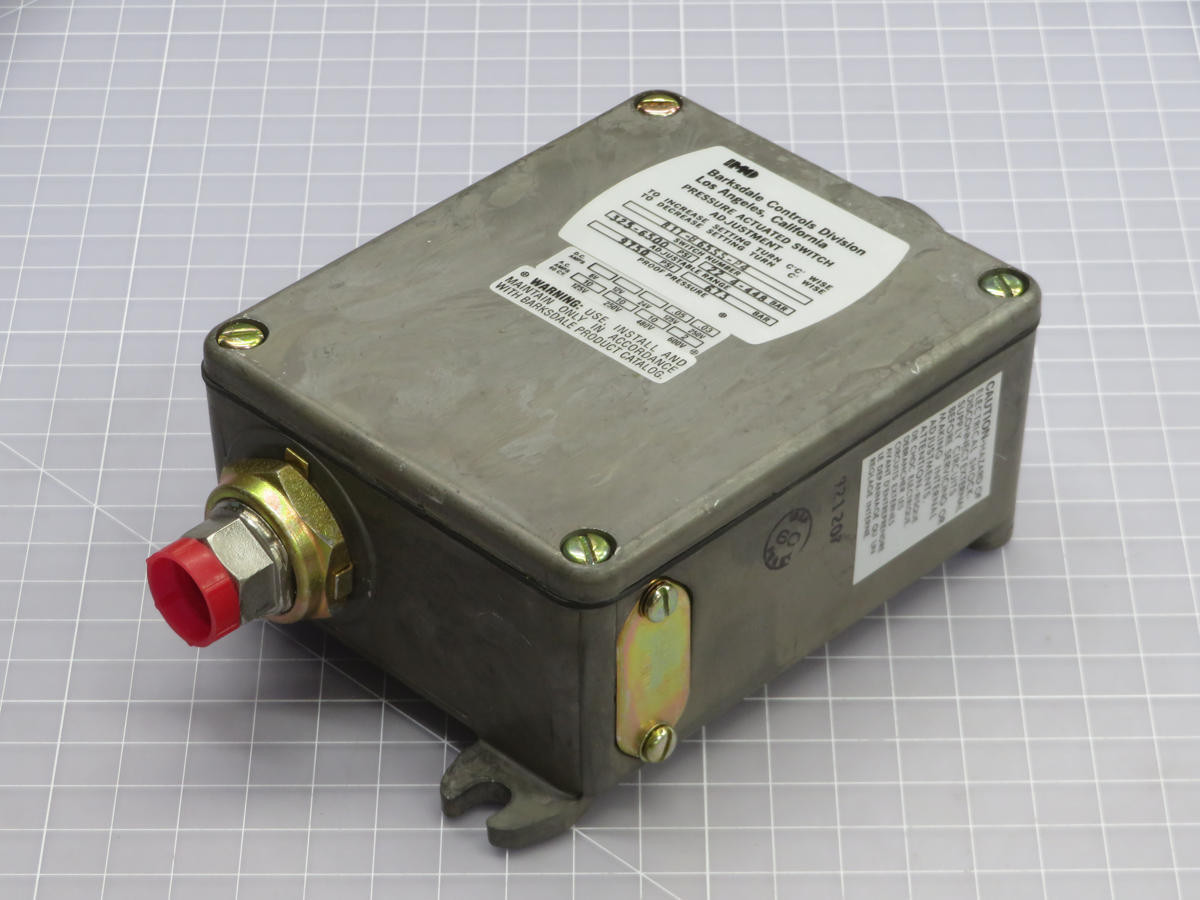 Barksdale #B1T-B65SS-P4, Bourdon Tube Switch