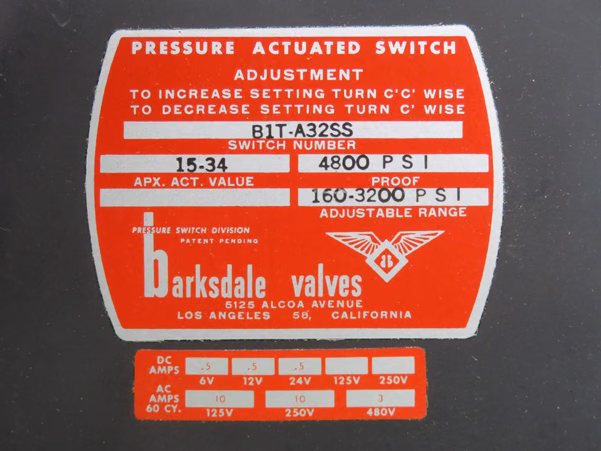 Barksdale #B1T-A32SS, Bourdon Tube Switch
