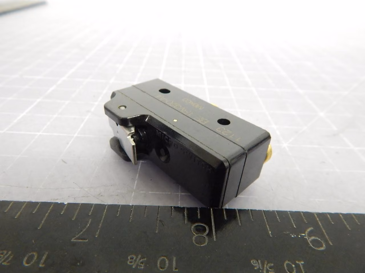 Micro Switch #BE-1RV320-A4, basic / snap action switch, LOT of 71
