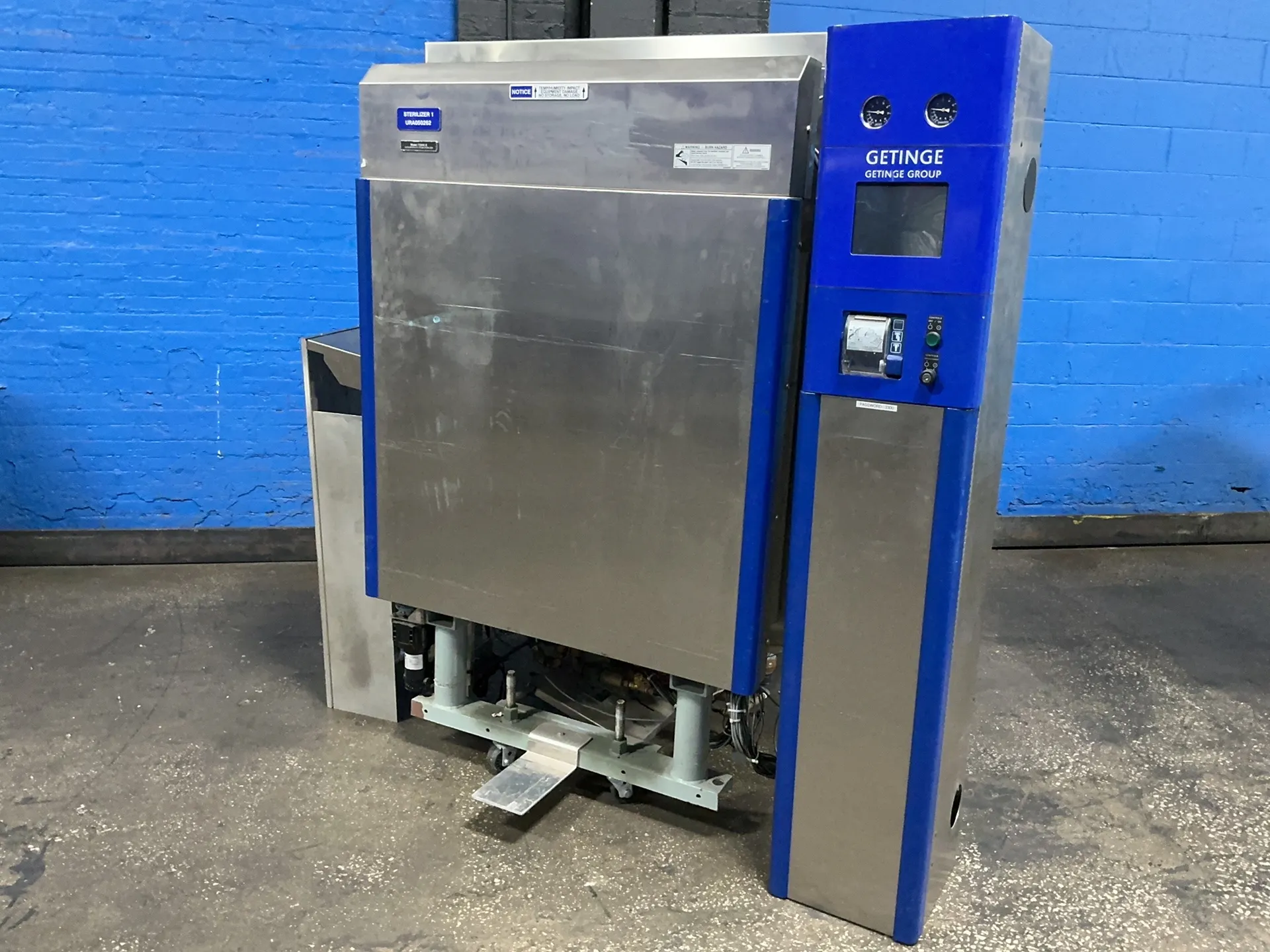 Getinge #733HC-E, Vacuum/Gravity Steam Sterilizer, 26" x 66" x 36", 12 A, 115 V., 2013