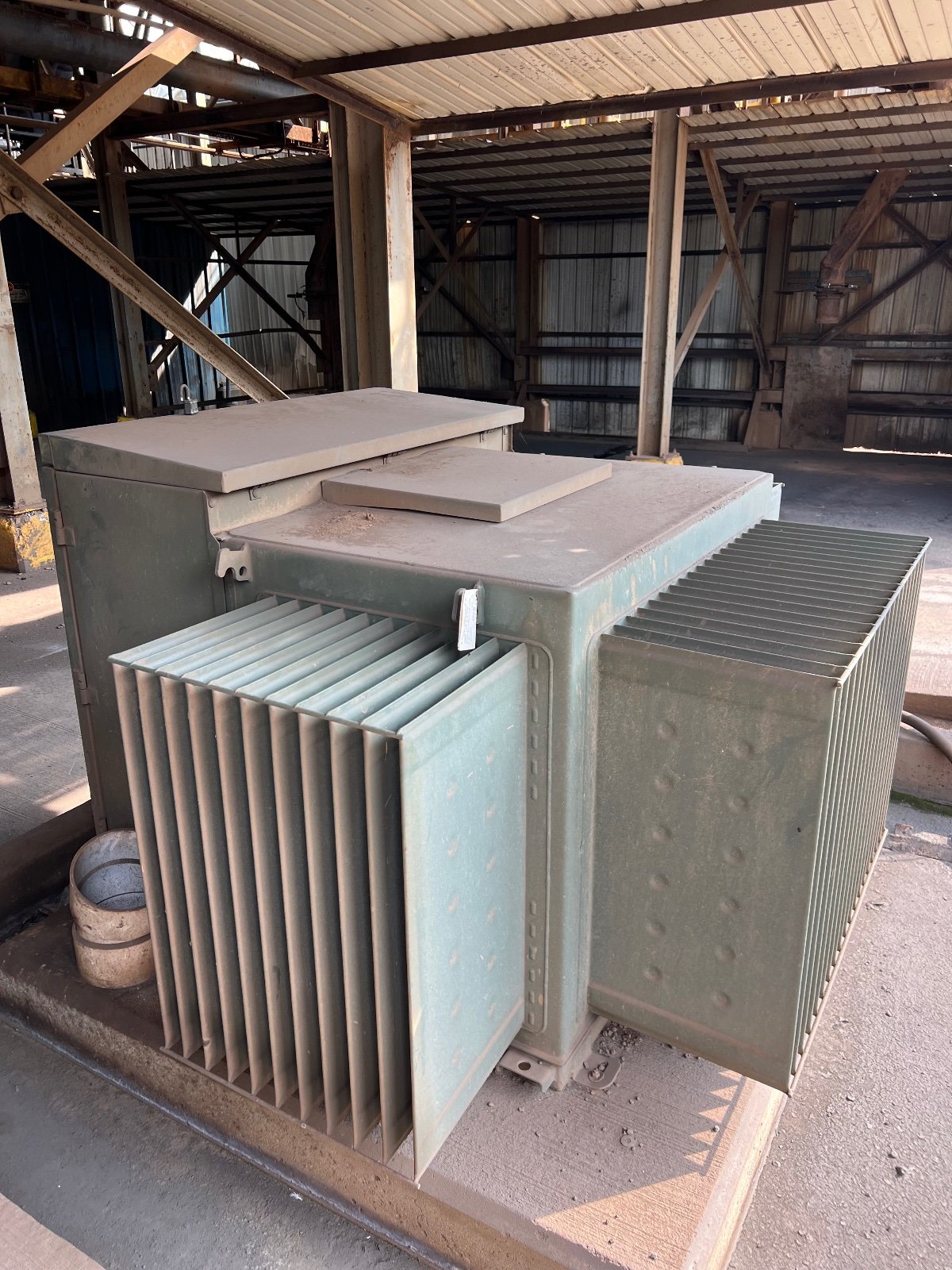500 KVA 4800 Primary, 480Y/277 Secondary, ABB #VQ9E565VTF, Liquid Filled Transformer, 3 Phase, 60 Hz.