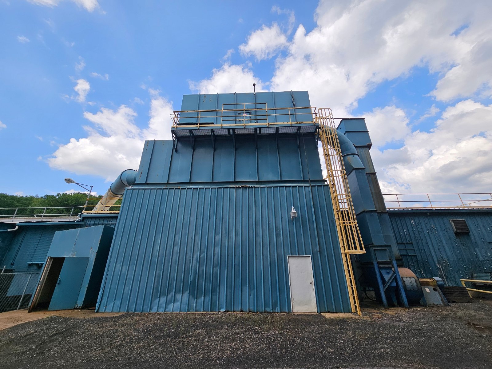 Pulse jet fabric baghouse dust collector, 100 HP Baldor #M4400T blower motor, 1760 RPM, Fr. 405T, 230/460 V.