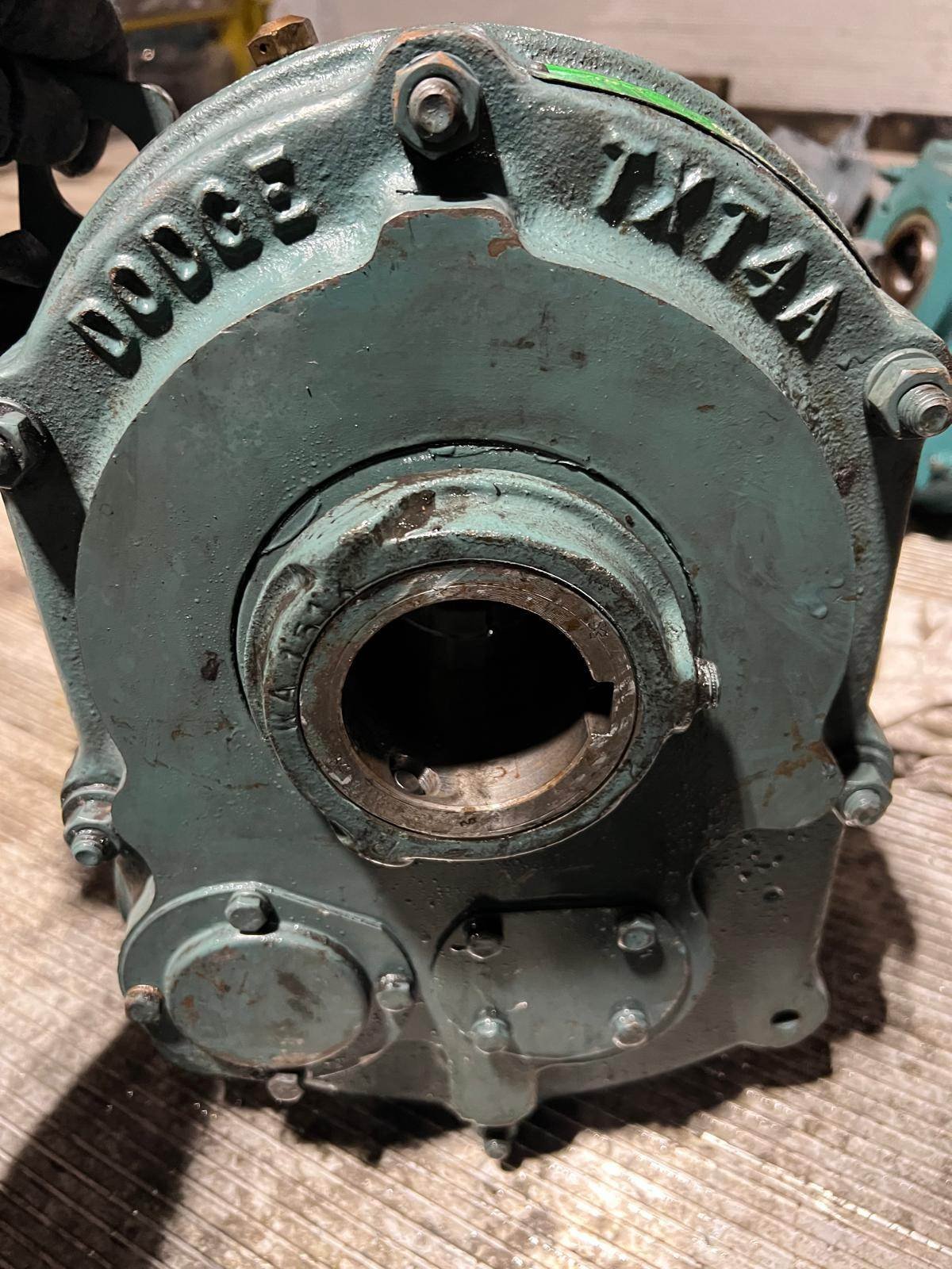 Dodge #TXT425AS, Torque-Arm shaft mount speed reducer, Class I, 21.0 HP, 2072 RPM, 24.98:1 ratio