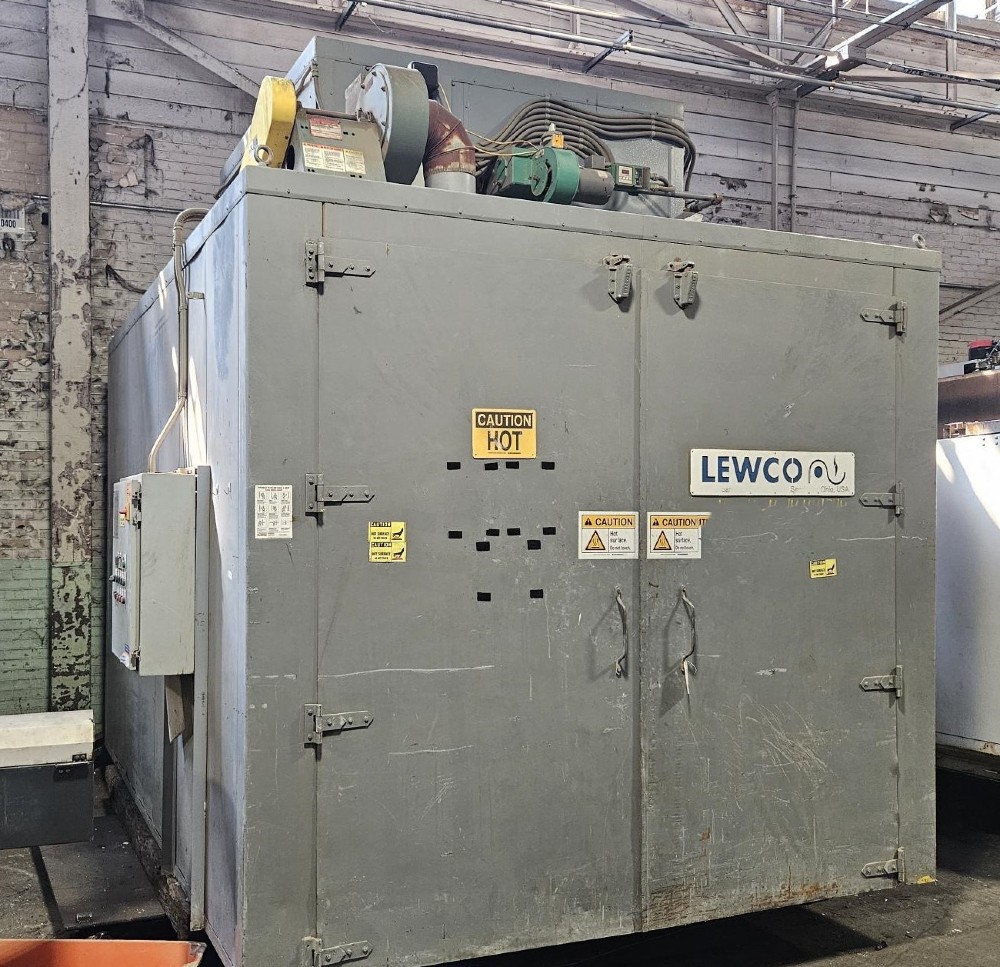 96" width x 96" H x 144" L Lewco, Gas Oven, 500° F, Class A-Solvent Rated