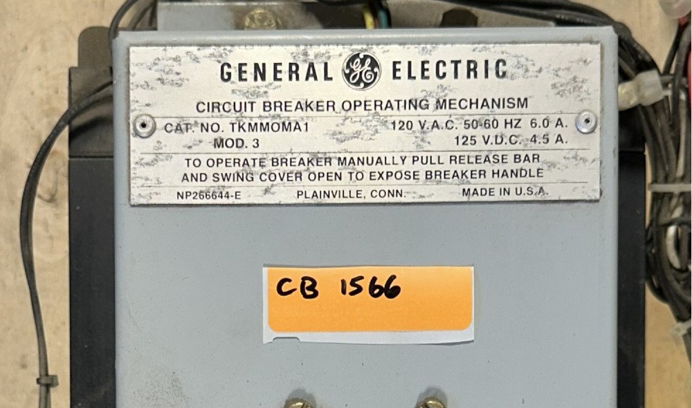 800 Amp, General Electric, TKM836F000, Type TKM, MCCB, 3-Pole, 600 VAC, w/ Motor Operator, Shunt Trip & Aux