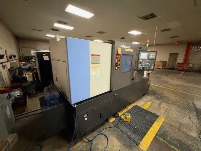 Daewoo Doosan #Puma-2600, 2-Axis CNC Lathe, 30.7" swing, 29.9" machining length, 3" bar, 18.9" turning