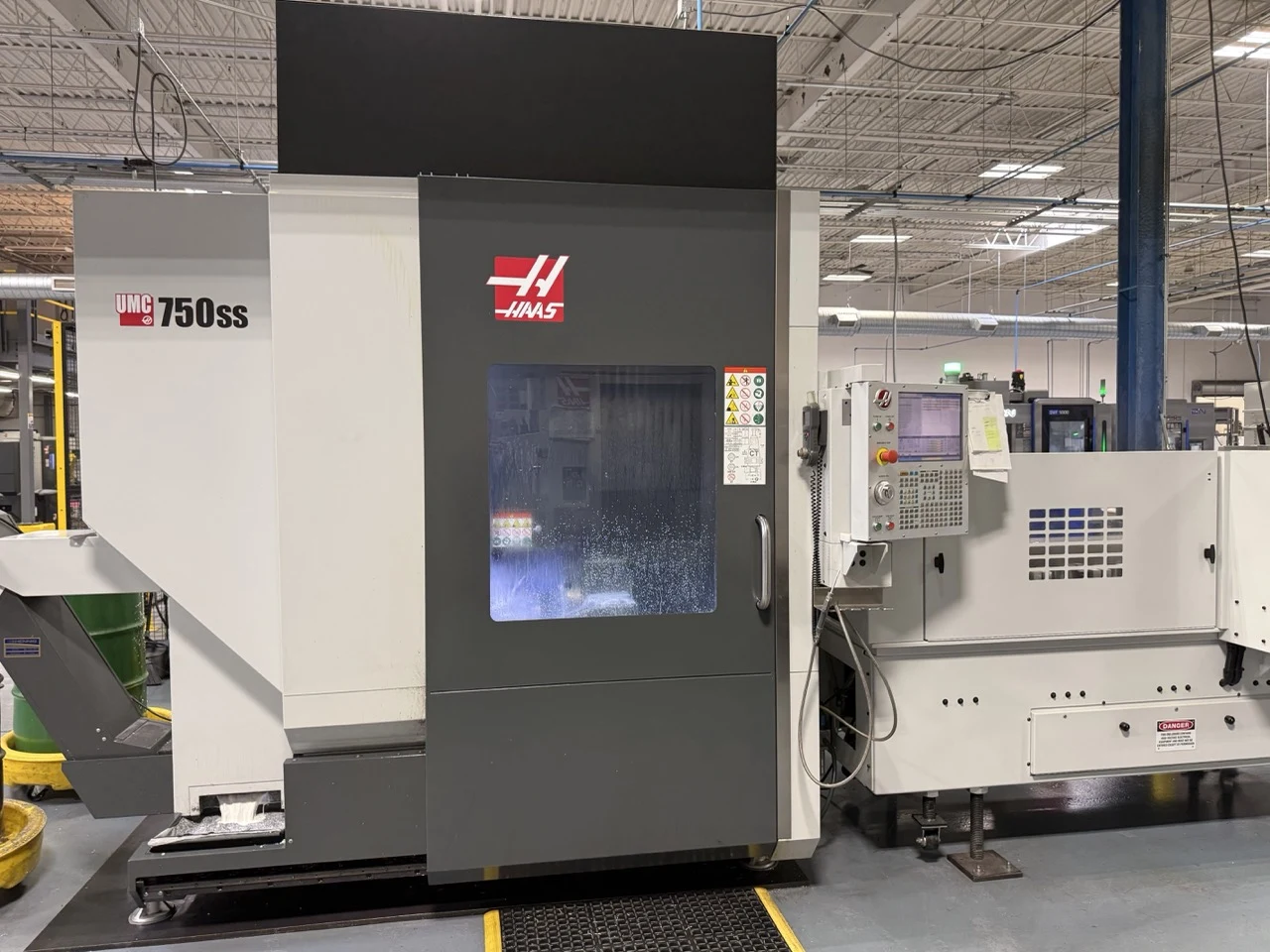 Haas #UMC-750SS, 5-Axis Universal Machining Center, 30" X, 20" Y, 20" Z, 24.8" x 19.7" table, 30 HP, 15,000