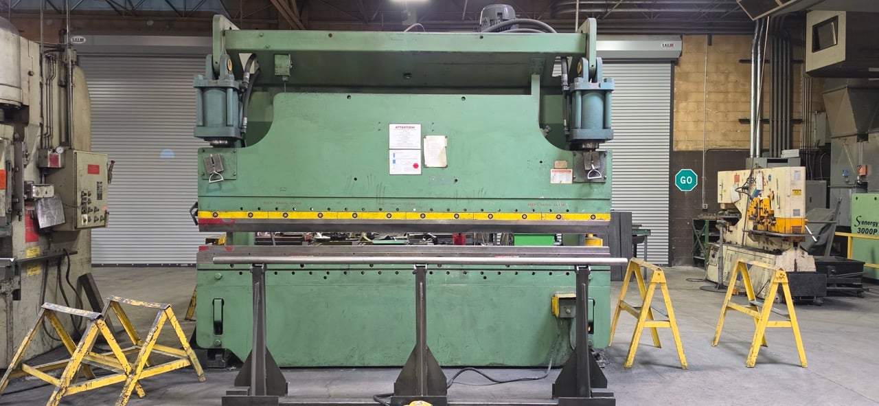 175 Ton, Cincinnati #175-12, Hydraulic Press Brake, 12' overall, 10.5' between housings, 10" stroke, 8"
