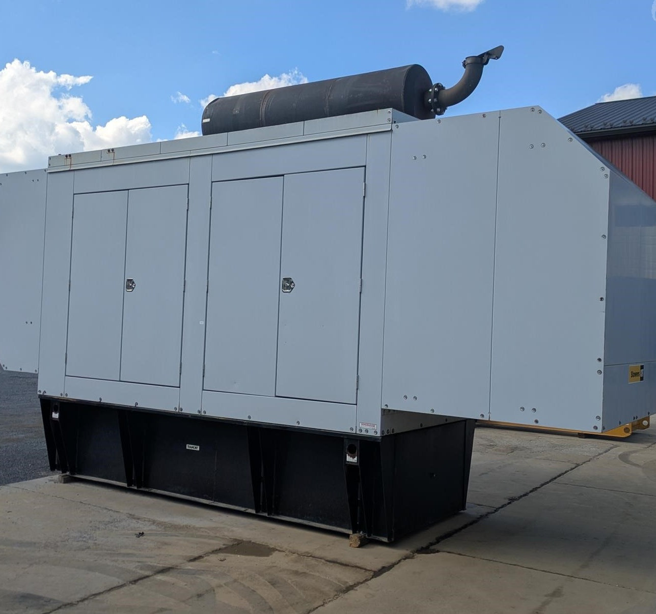 300 KW Caterpillar #3406, diesel generator set, 375 KVA, 277/480 Volts, 3 phase, 3406B engine, sound