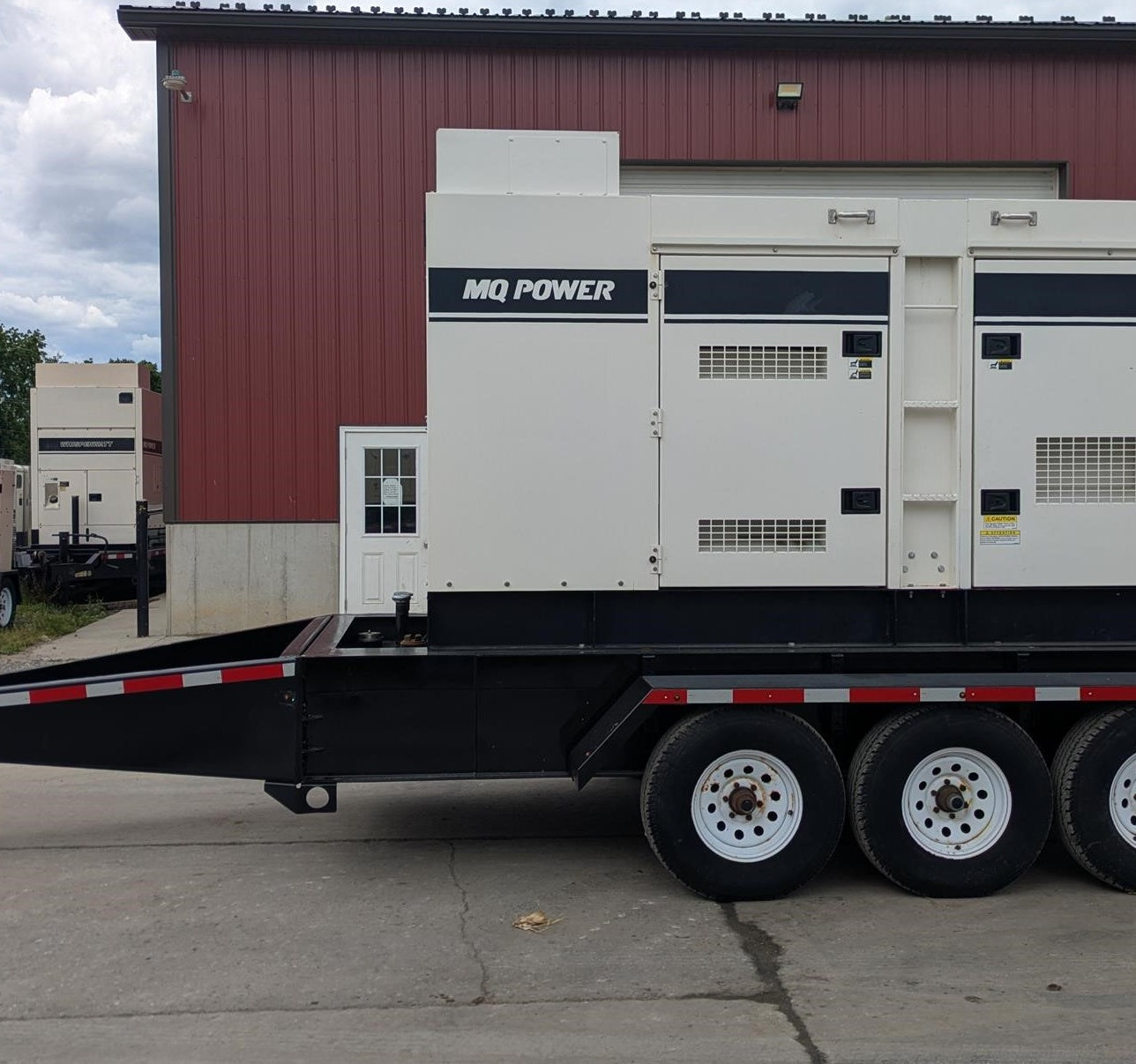240 KW MultiQuip Whisperwatt #DCA-300SSJU4F3, mobile diesel generator set, 300 KVA, John Deere 6090HFG06