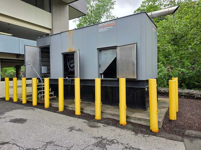 800 KW Generac #IDLC800-2M, diesel generator set, 1000 KVA, 480/277 Volts, 3 phase, Mitsubishi engine