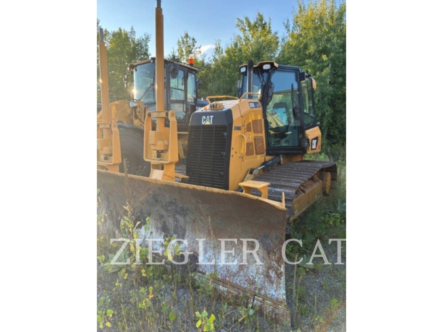 Caterpillar D5K2LGP, 320 hours, S/N: KY202875, 2017