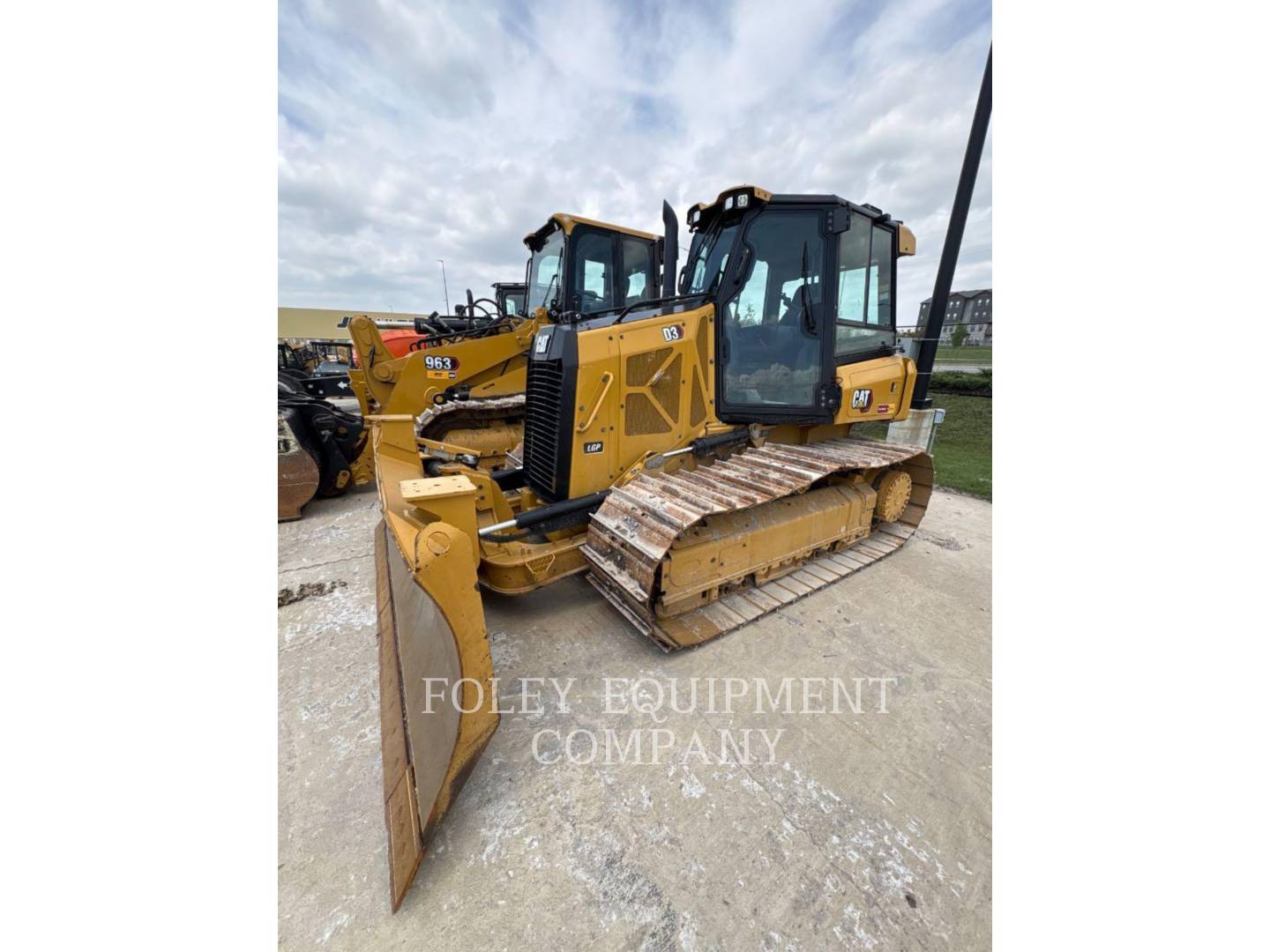 Caterpillar D3-12LGI, 2828 hours, S/N: XKY05512, 2024