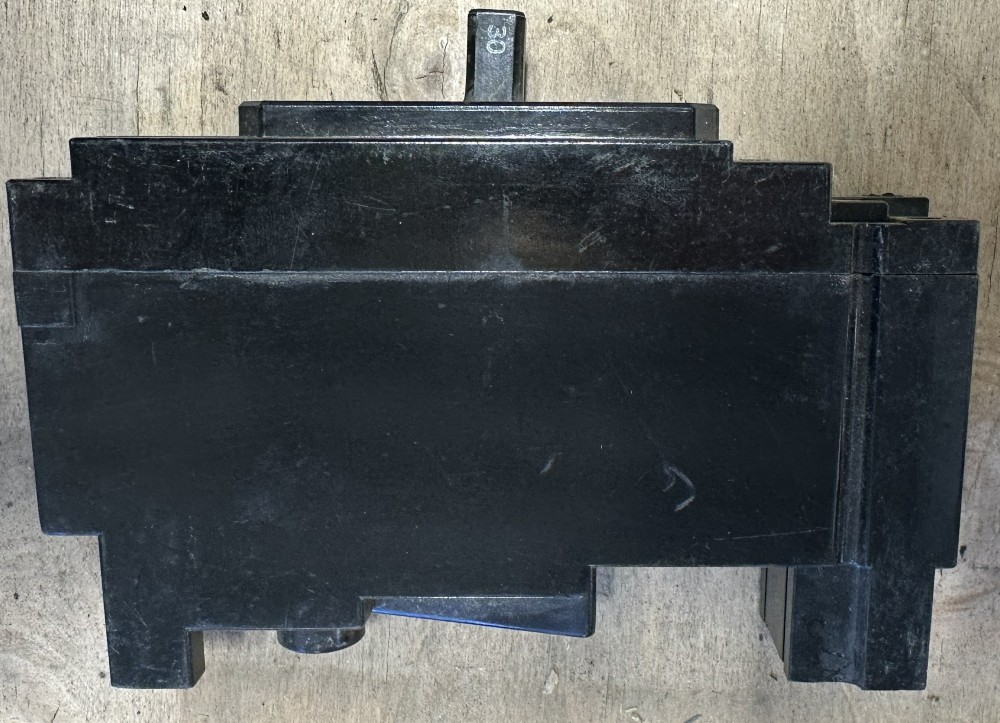30 Amps, ITE 1-Pole, Thermal-Magnetic, Molded Case Circuit Breaker (No Nameplate)