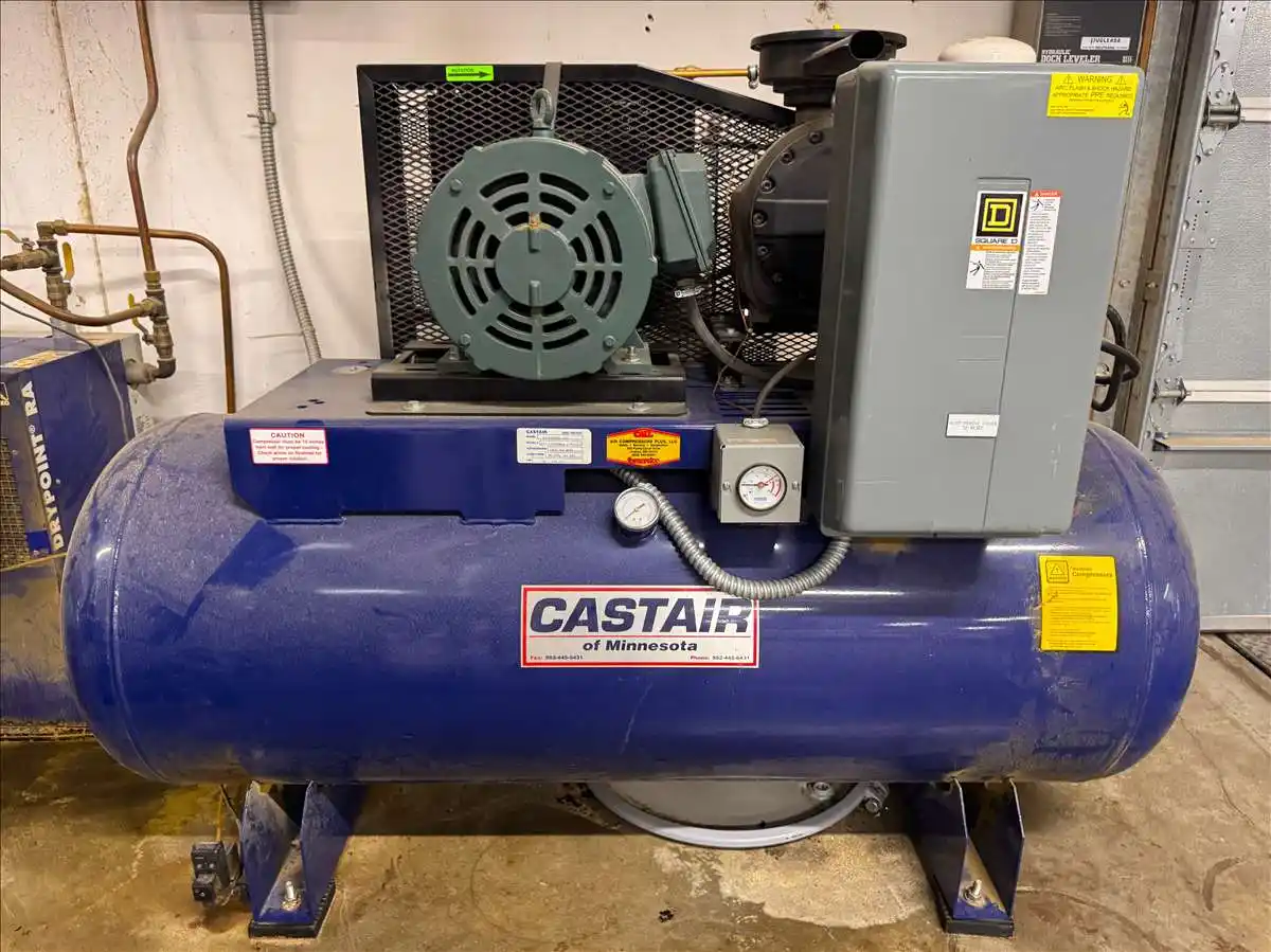 15 HP Castair #R15312HD62-460, tank mounted air compressor, 38 cfm, 105-135 psi, 460 V., 3 phase
