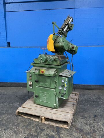 Doringer #D-350, Circular Cold Saw, 18" x 21" table, 1.6/3.3 HP, 800-1600 RPM, 10.5 A, 220 V.