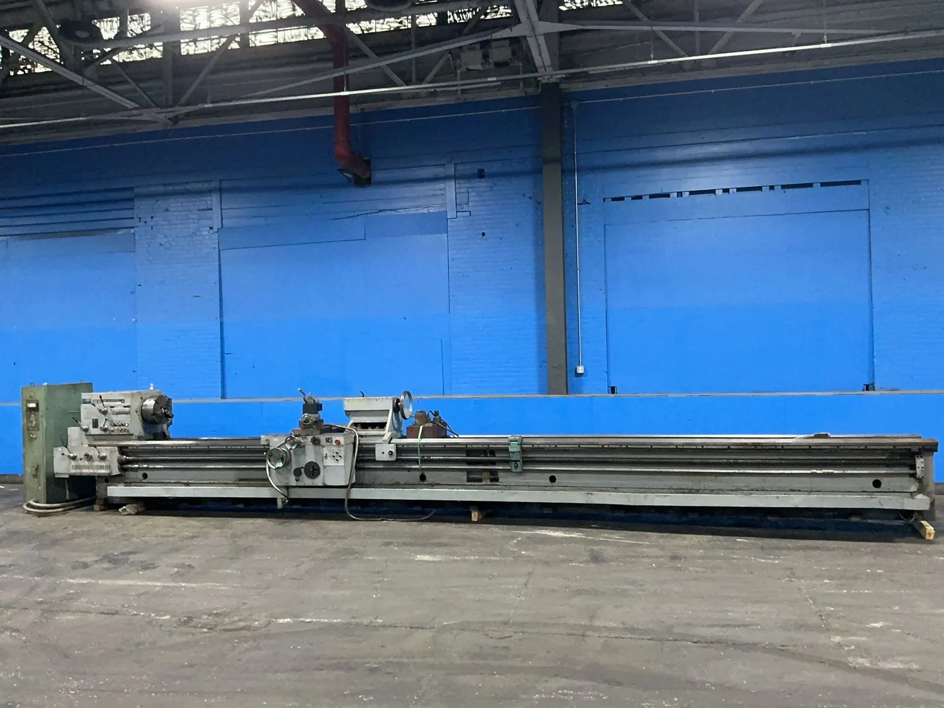 30" x 320" TOS Celakovice #SUS-80, Lathe, 16" 3-jaw chuck, 2-1/2" bore, 21" steady rest, hydraulic unit