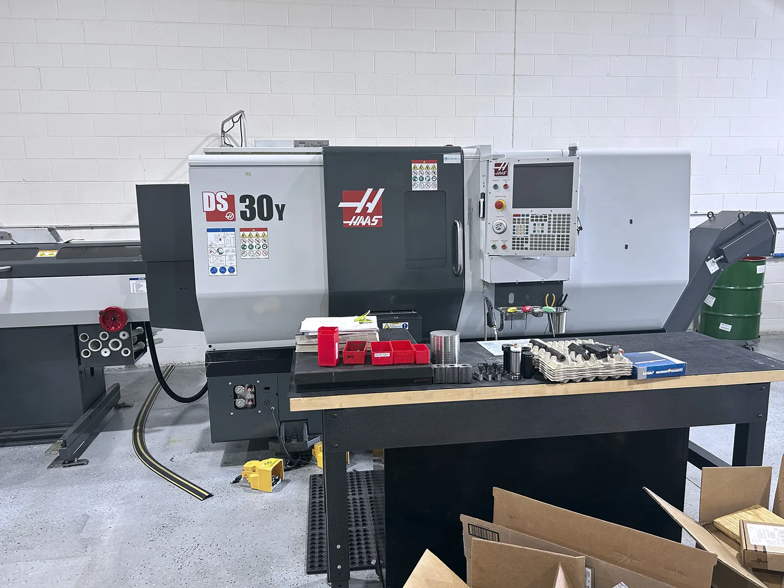 Haas #DS-30Y, CNC lathe, 21" swing, 10" chuck, 3" bar, 13.75" diameter, 32.5" length, 30 HP, 4500 RPM, sub