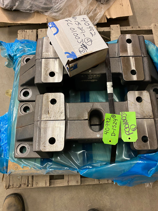 Ariel, LOT of 4 cylinder supports, for JGH/E compressors, w/ bolts, new
