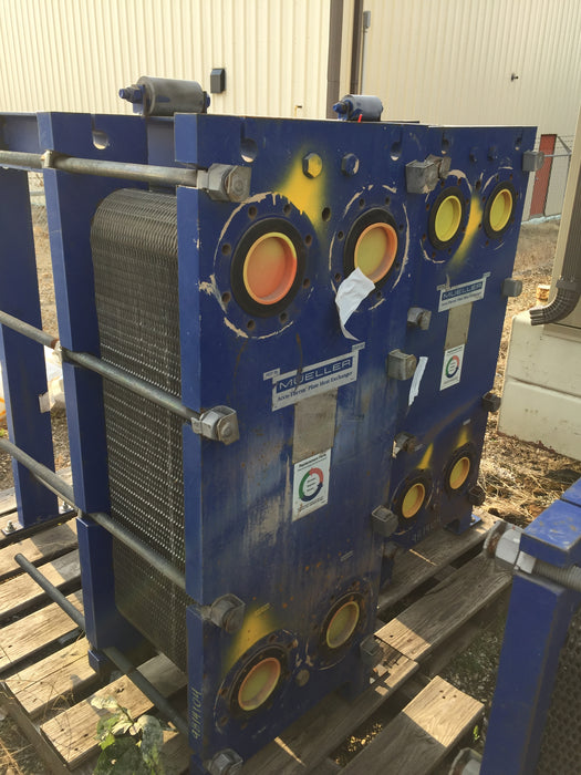 Mueller, plate heat exchanger, 100 psi @ 220&deg; f