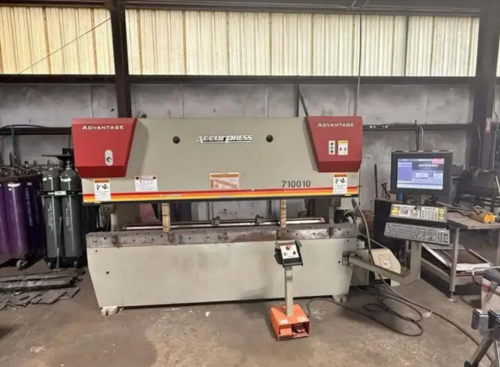 100 Ton, Accurpress, Advantage #710010, CNC hydraulic press brake, 10' overall, 8.33' between housing, 8"