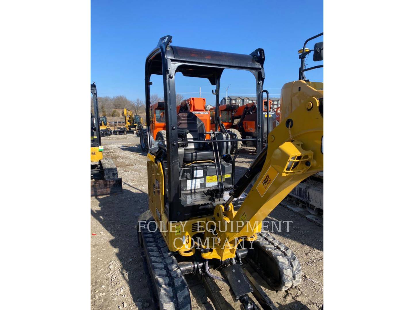 Caterpillar 301.8-05LO, 588 hours, S/N: H8X10084, 2023