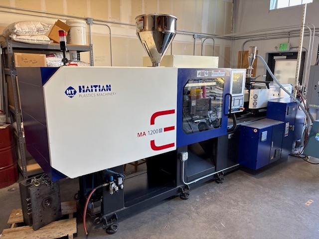 135 Ton, 6.8 oz., Haitian #MAIII-1200/400, inkection molding machine, low hours, 2021