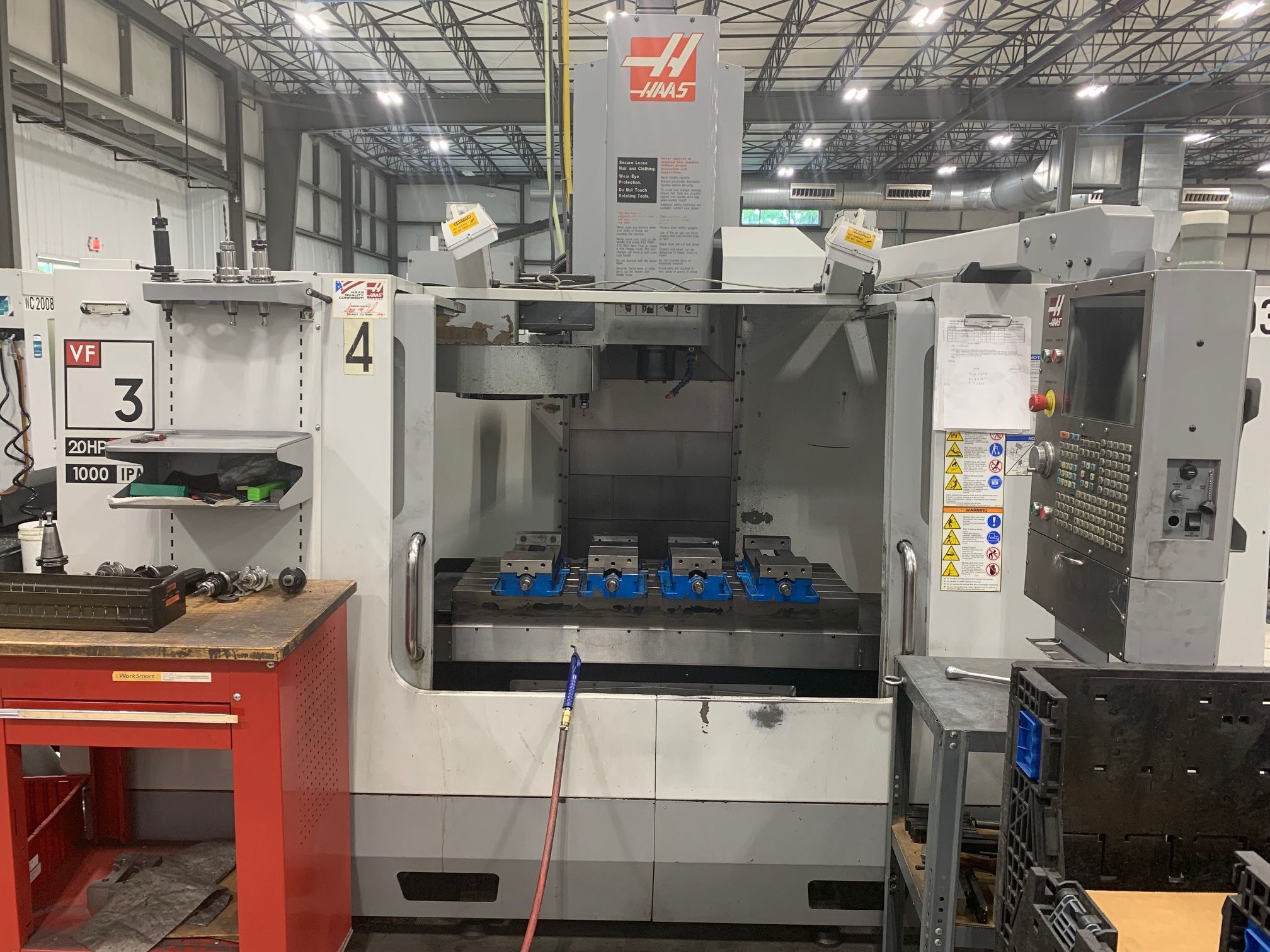 Haas #VF-3B, CNC vertical machining center, 24 automatic tool changer, 40" X, 20" Y, 25" Z, 7500 RPM, CAT-40