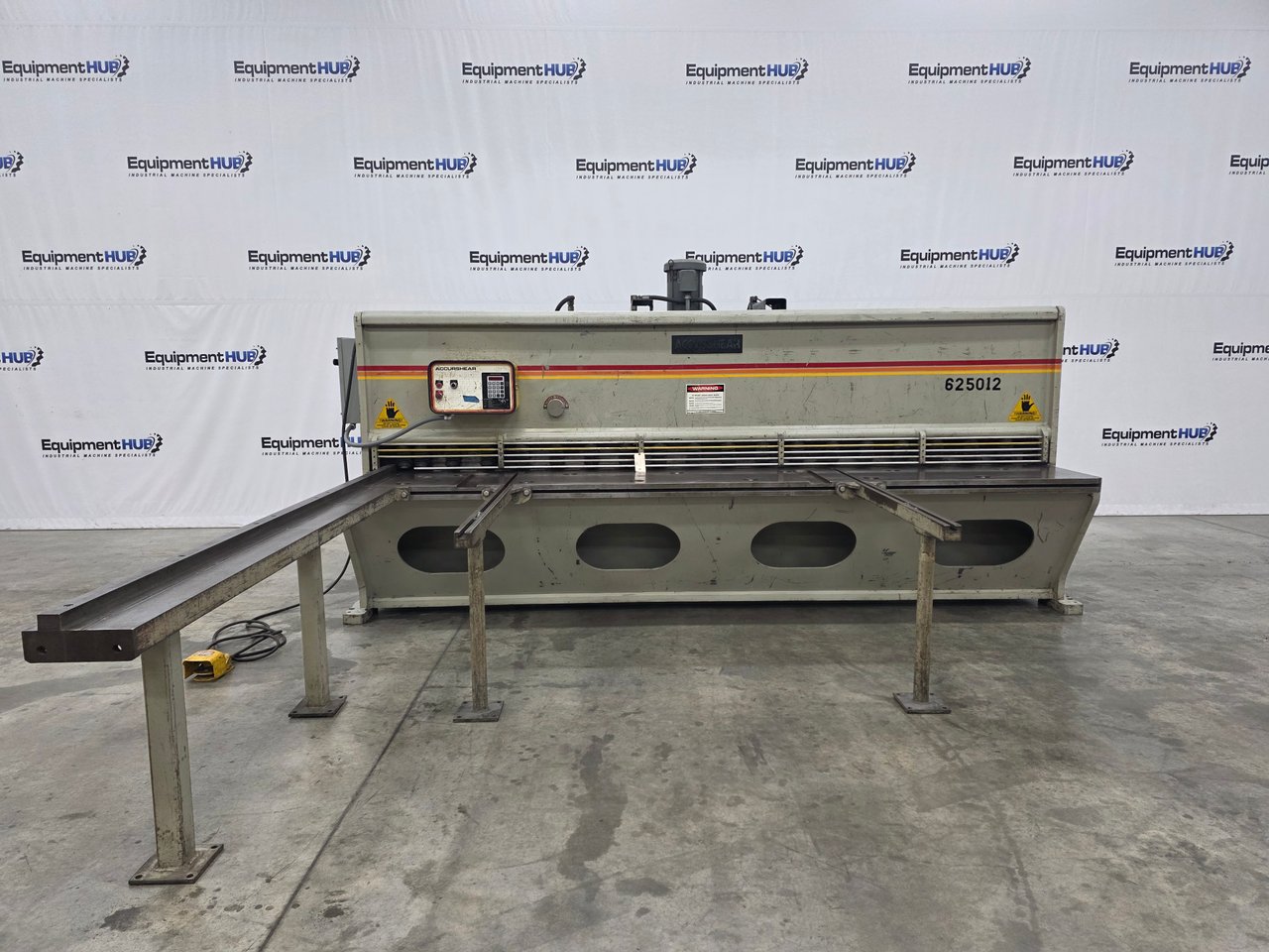1/4" x 12' Accurshear #625012, hydraulic shear, 36" front operated back gauge, 19 hold downs, 1996