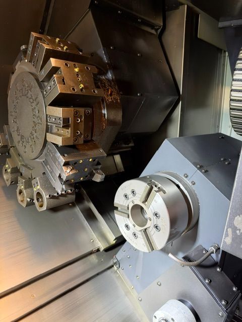 Daewoo Doosan #Puma-2600SY, CNC lathe, 30.7" swing, 10" chuck, 3" bar, 28.5" turning length, Y-axis, 8" chuck