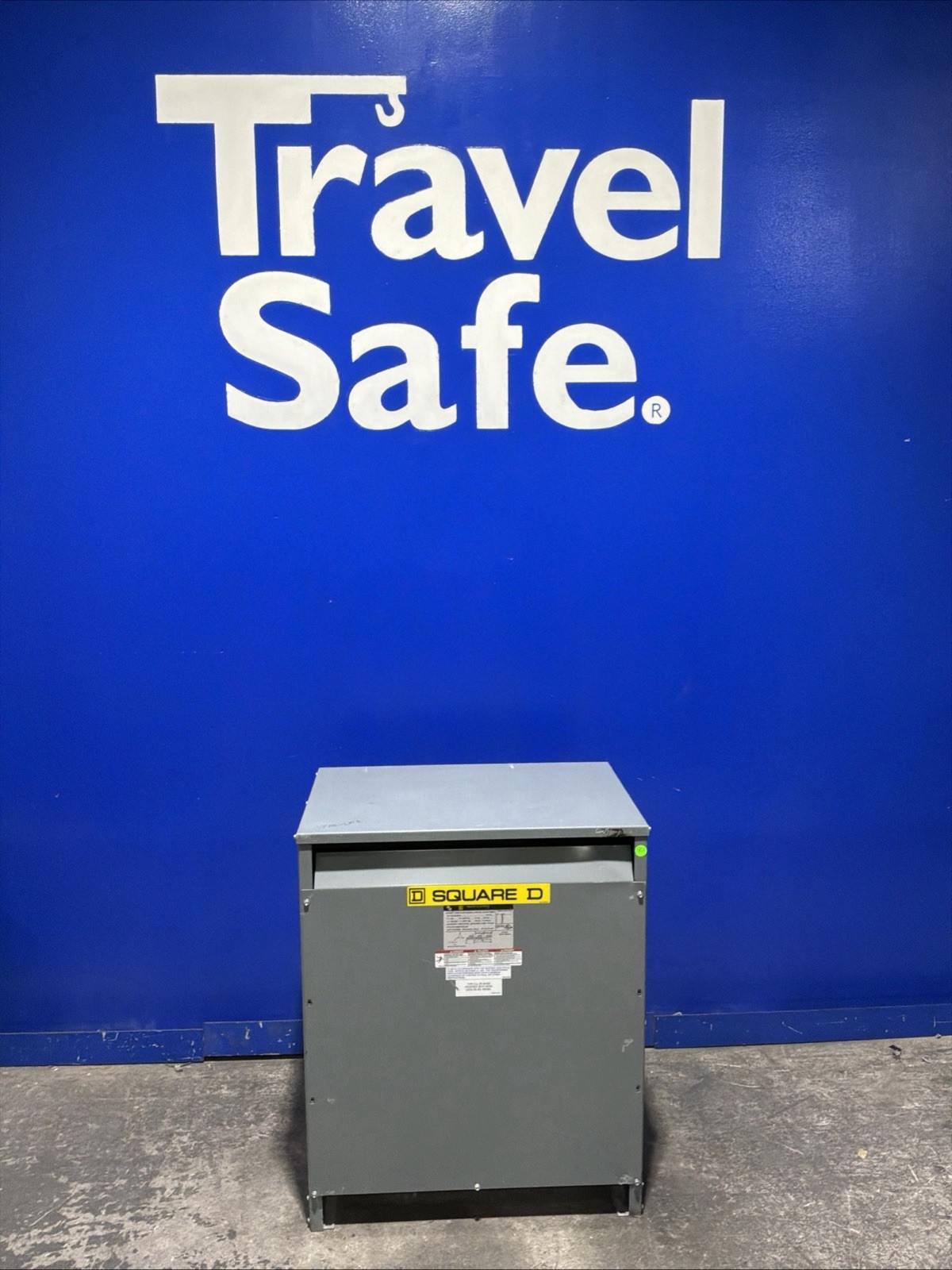 75 KVA 480 Primary, 208Y/120 Secondary, Square D EE75T3H, Dry Type Transformer, 3PH, 60 Hz