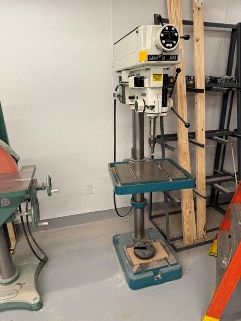 20" Clausing #2074, variable speed drill press, 1-1/4" capacity, #3MT, 6-1/2" spindle travel, 19-1/2" x 22"