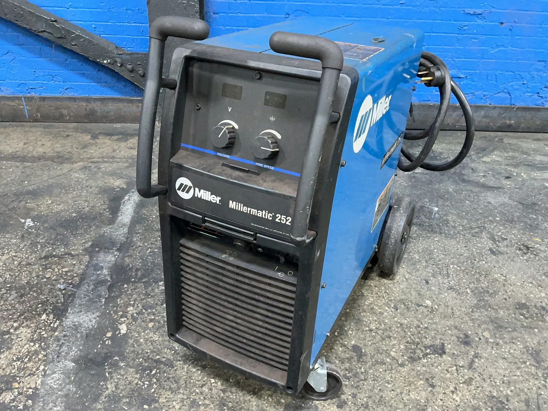 Miller #MILLERMATIC-252, welder, 200 Amp, 208/240 V., 1 Ph., 60 Hz. (2 available)