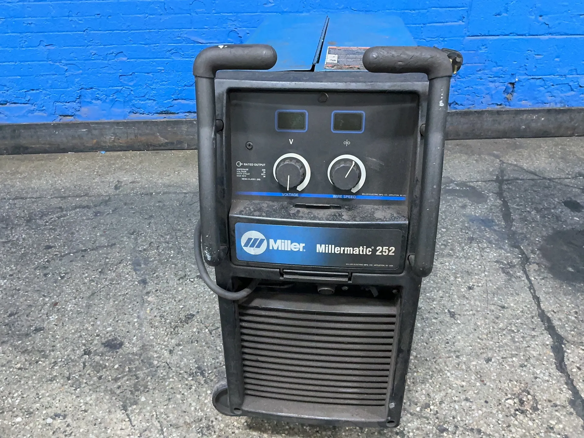 Miller #MILLERMATIC-252, welder, 200 Amp, 7.5 KW, 48/42 A, 200/230 V., 1 Ph., 60 Hz. (2 available)