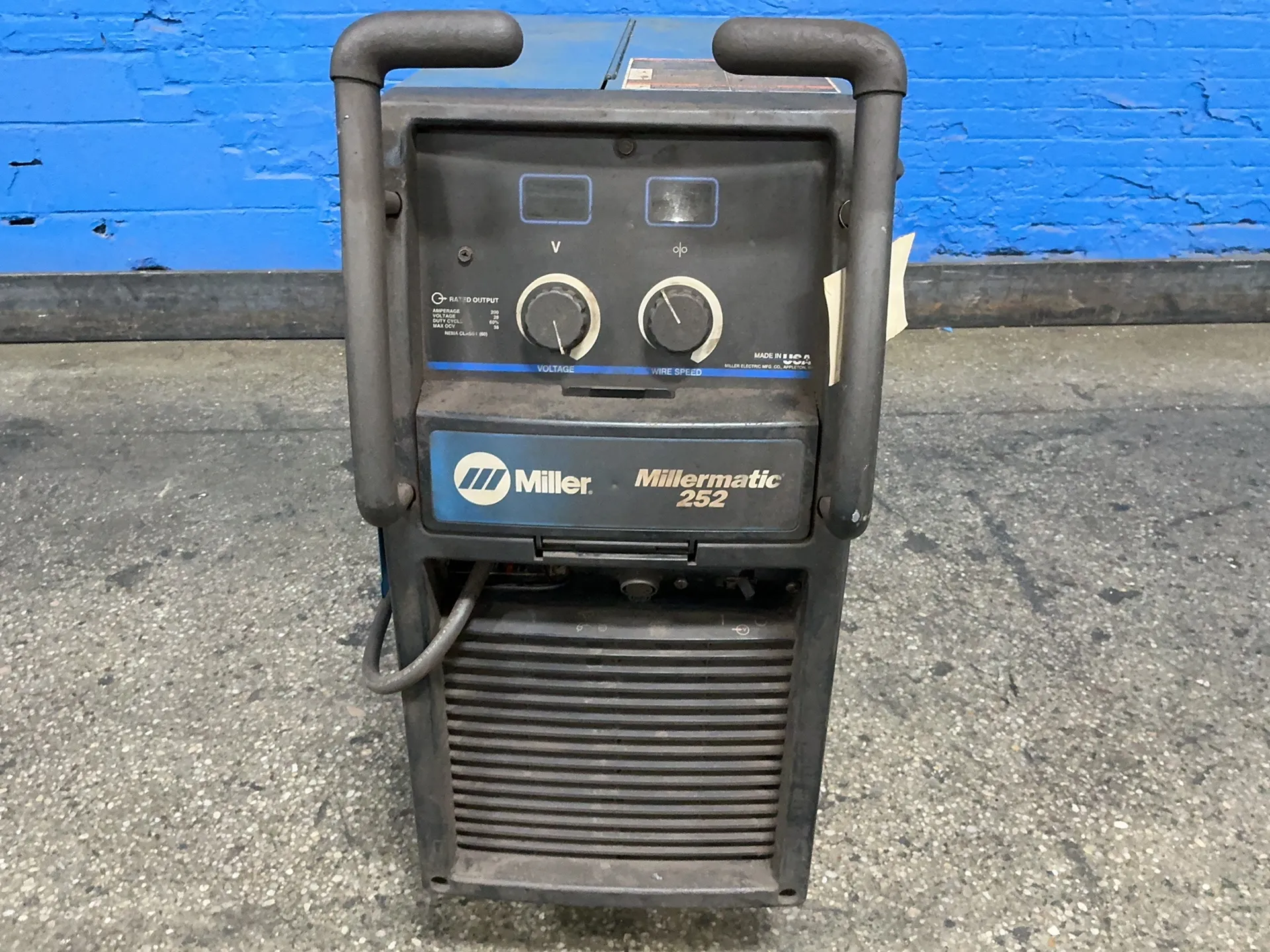 Miller #MILLERMATIC-252, welder, 200 Amp, 7.5 KW, 48/42 A, 200/230 V., 1 Ph., 60 Hz. (2 available)