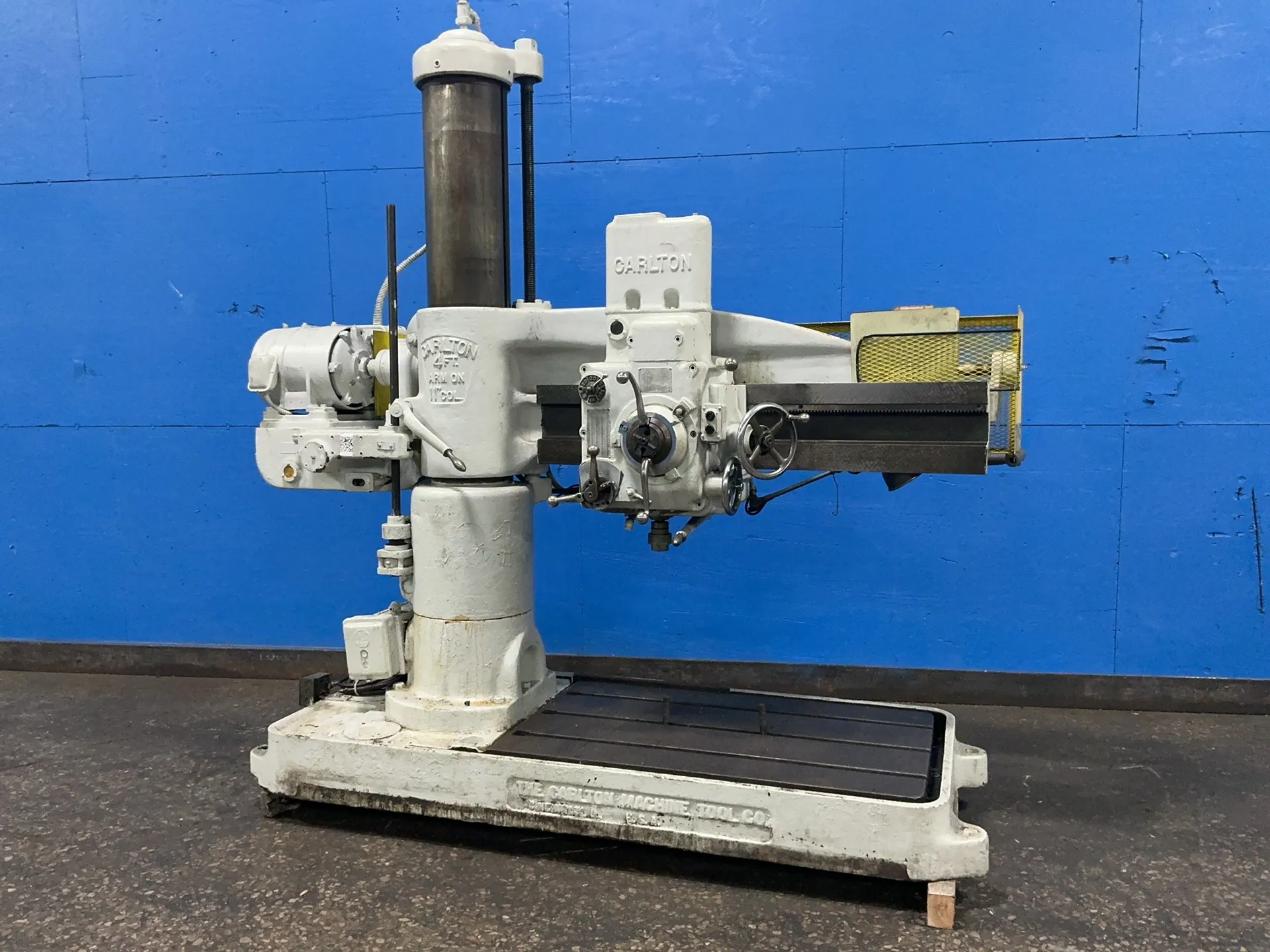 4' -11" Carlton, radial arm drill, 3000 RPM