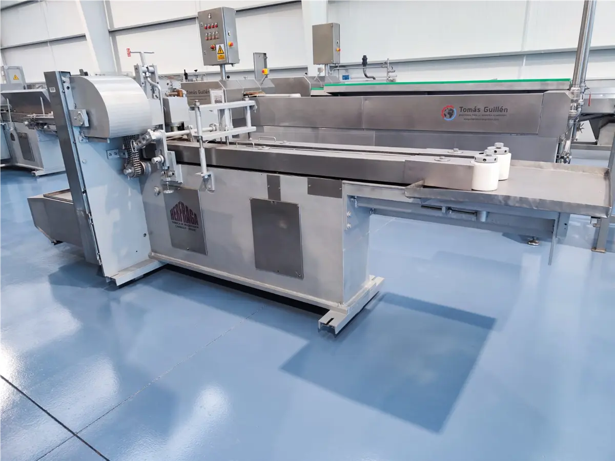 Herfraga #SM-110, automatic tuna packing machine, up to 100 cans/minute, 1-15/16" - 3-15/16" can diameter