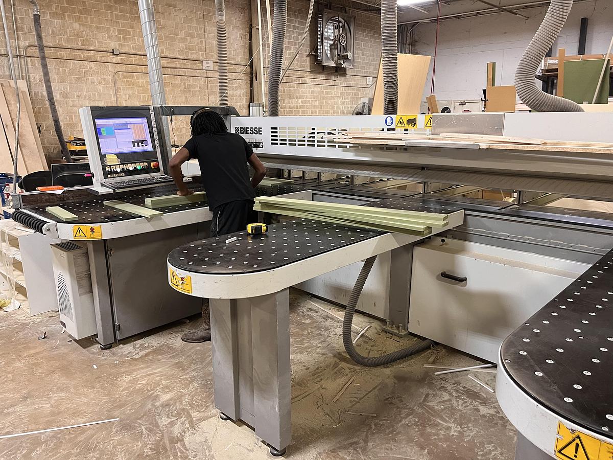 Biesse Selco #SK-470, front loading panel saw, 3.5" max blade projection, CNC rear pusher, 380 V., 3 phase
