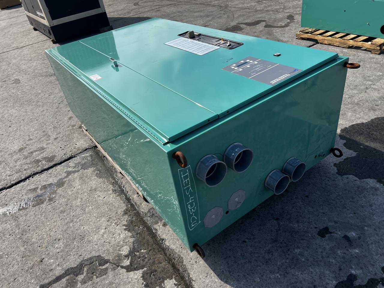 800 Amp. Cummins/Onan #BTPCD-5671278, Automatic Transfer Switch, isolation bypass, 3-pole, circuit breaker