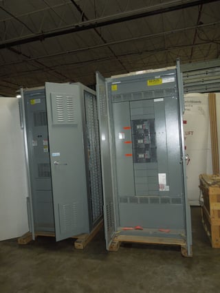 4000 Amps, General Electric Power Break II line-up, 480Y/277 Volts 3 phase 4w, with (3) ABB Breaker dist.