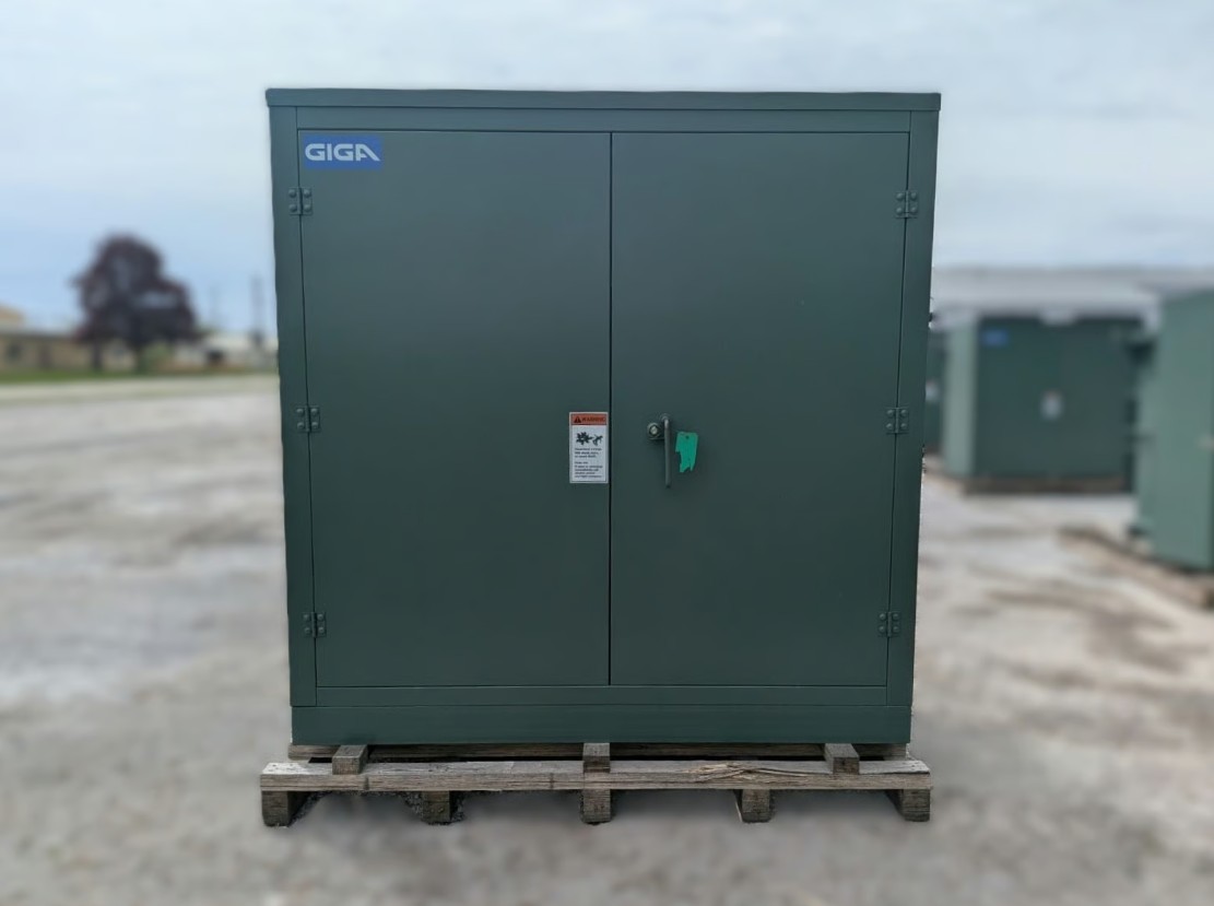 300 KVA 12470GY/7200 x 22860GY/13200 Primary, 208Y/120 Secondary, Giga Energy, Dual Voltage Padmount
