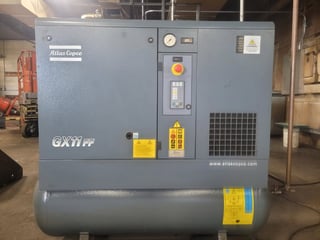 48 cfm, 145 psi, Atlas Copco #GX11FF, oil injeceted rotary screw air compressor, 15 HP, integrated