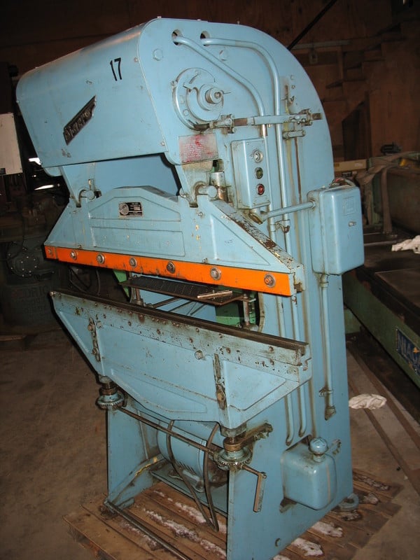 12 Ton, DiAcro 1848, 4' overall, 30" between housing, 1.5" stroke, 7.