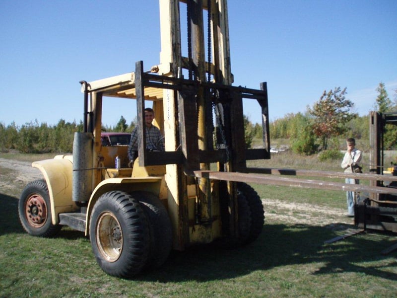 16500 lb. Hyster #H165, V-6 gas engine, dual pneumatic tires, 17' lift, 96" fork, 154" mast