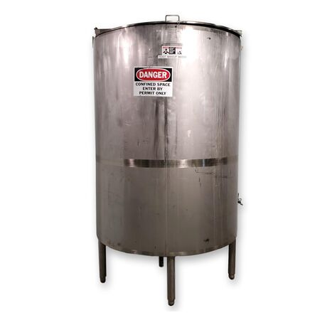 800 gallon Walker Equipment, sanitary Stainless Steel liquid tank, 60" diameter, 78" straight side