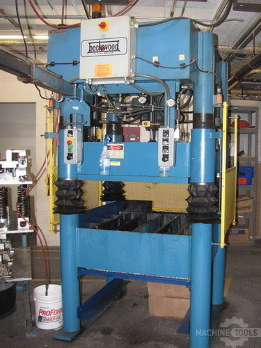 30 Ton, Beckwood #4P31F4238, 4-post hydraulic press, 10" stroke, 19" daylight, 7.5 HP, 2000