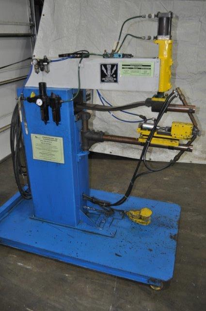 20 KVA Lors #120AP, spot welder, 26" throat, foot pedal, Robotron Series 30 Control, 550 V.