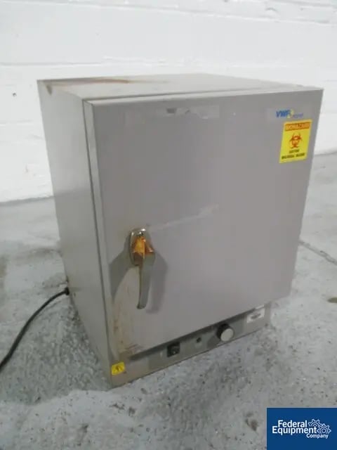 VWR #1500E, Incubator, 12" x 12" x 14" H chamber, 1 cu.ft. capacity, range up to 70°C +/-5°C, #31850 (2