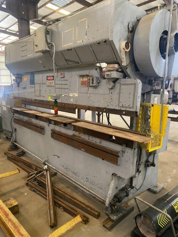 50 Ton, Chicago 1012L, mechanical press brake, 12' overall, 126